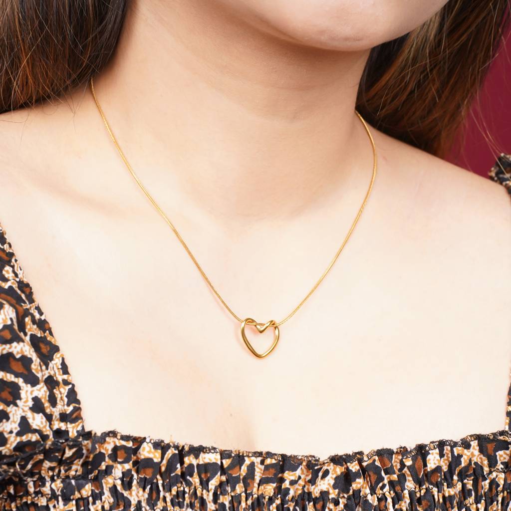 18K Gold Plated Classic Heart Commute Necklace with Elegant Design for Women | Anti-Tarnish, Skin-Friendly & Waterproof